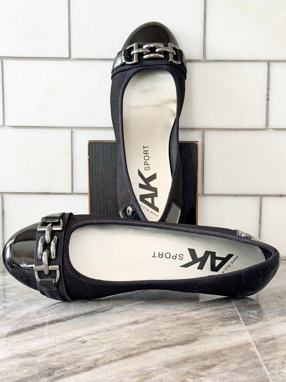 Anne Klein AK Sport Alexa2 Black Fabric Ballet Flats – Size 7.5M